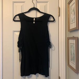 🌺 2 for $23 🌺 Cute & Comfy Black Cold Shoulder Top-Ruched Sleeves with Ties